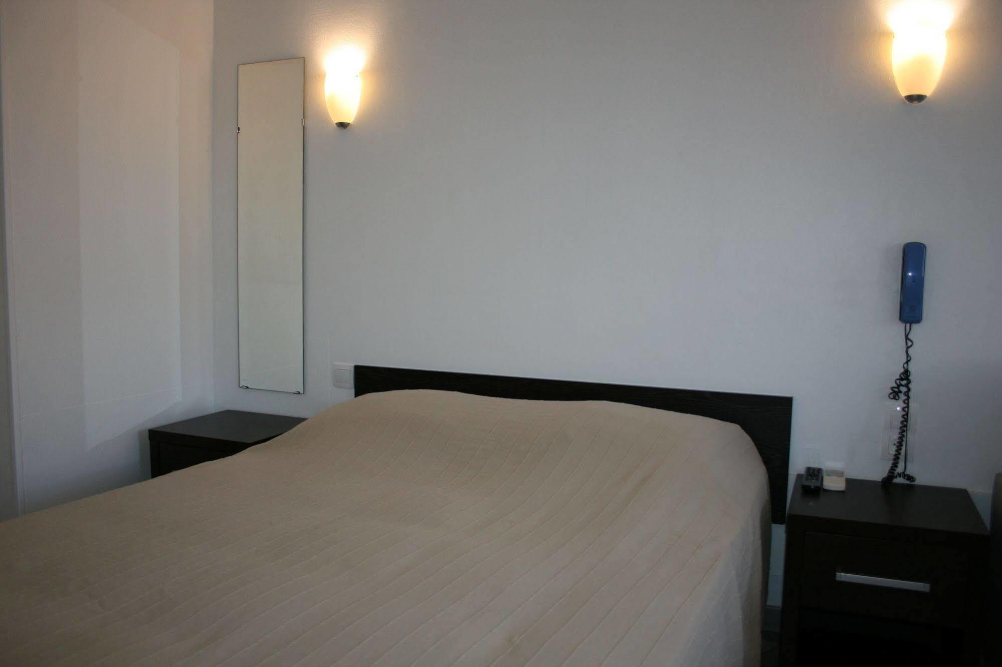 Hotel Vila Фронтиньян Экстерьер фото